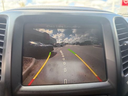 Used 2018 Jeep Cherokee Latitude image 38