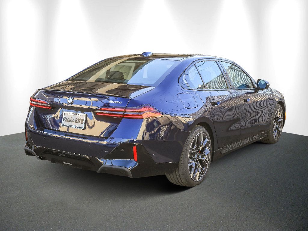 Used 2026 BMW 530i w/ M Sport Package RWD image 6