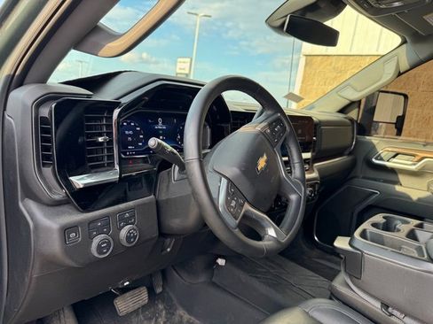 Used 2025 Chevrolet Silverado 2500 LT image 12