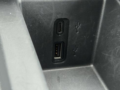 Used 2025 GMC Acadia Elevation w/ Elevation Premium Package image 22