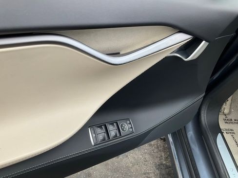 Used 2019 Tesla Model S Standard Range AWD/4WD image 24