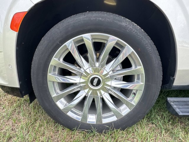 Used 2023 Cadillac Escalade Premium Luxury w/ Performance Package RWD image 7