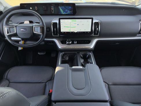 New 2025 Ford Expedition Platinum w/ Driver's Package image 41