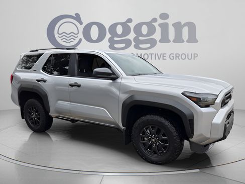 Used 2025 Toyota 4Runner SR5 AWD/4WD image 7