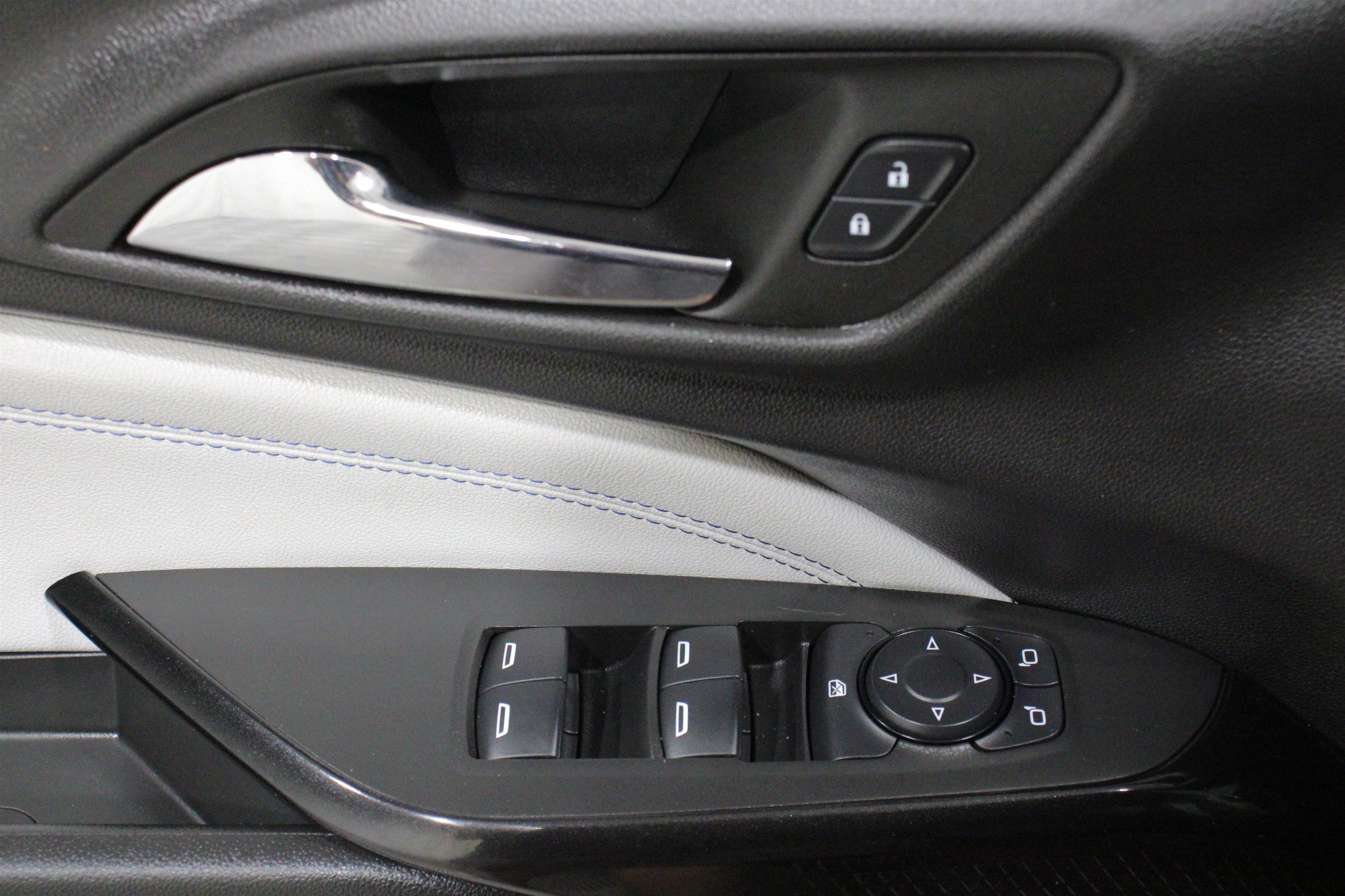 Used 2024 Chevrolet Trax LT FWD image 8
