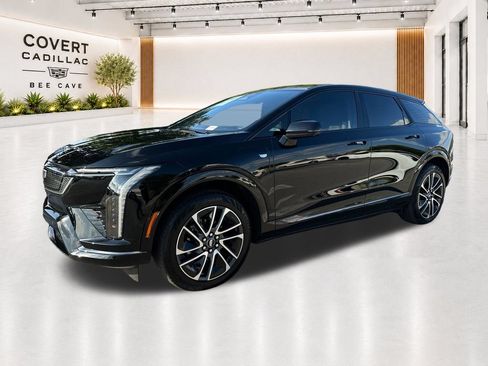 Certified 2025 Cadillac Optiq Sport 1 w/ LPO, Floor Liner Package AWD/4WD image 4