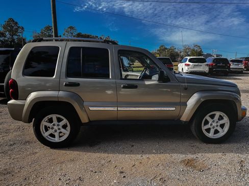 Used 2007 Jeep Liberty Limited image 8