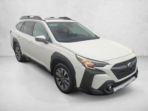 Used 2023 Subaru Outback Touring AWD/4WD image 3