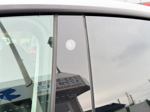 Used 2022 Tesla Model Y Long Range image 80