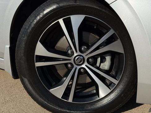 Used 2021 Nissan Sentra SV FWD image 9