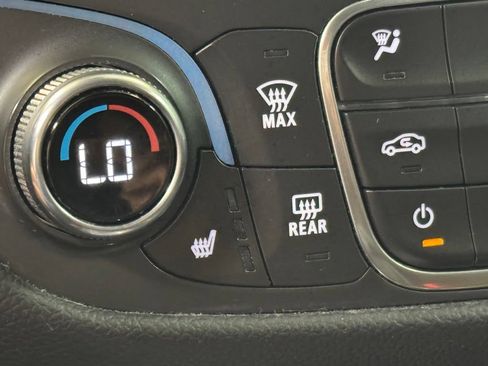 Used 2022 Chevrolet Equinox LT FWD image 43