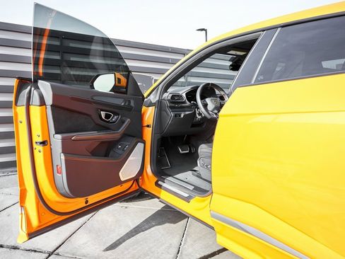 Used 2022 Lamborghini Urus image 29