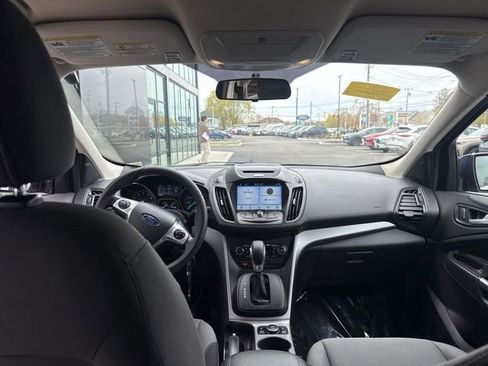 Used 2016 Ford Escape SE w/ Equipment Group 201A AWD/4WD image 10