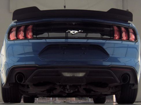 Used 2018 Ford Mustang Coupe RWD image 7