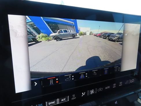 Used 2025 GMC Hummer EV 2X AWD/4WD image 28