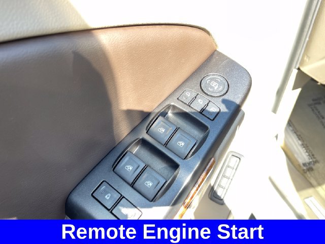 Used 2018 Chevrolet Suburban Premier AWD/4WD image 11