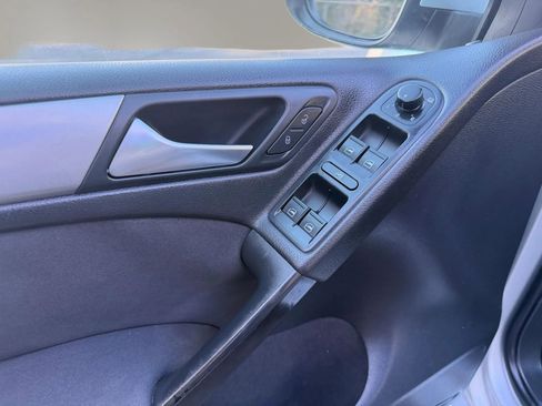 Used 2013 Volkswagen Golf 2.5L Hatchback 4D image 13