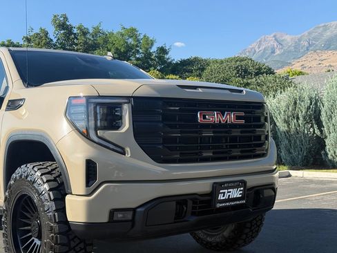 Used 2023 GMC Sierra 1500 Elevation AWD/4WD image 17