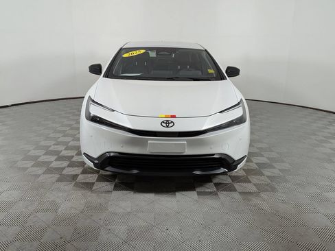 Used 2025 Toyota Prius FWD image 8