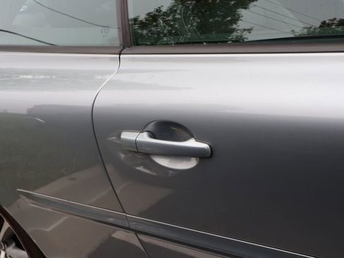 Used 2011 Volvo C70 T5 w/ Climate Pkg image 8