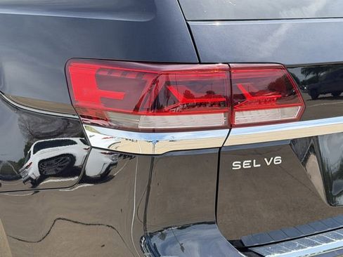 Used 2023 Volkswagen Atlas SEL Premium image 7