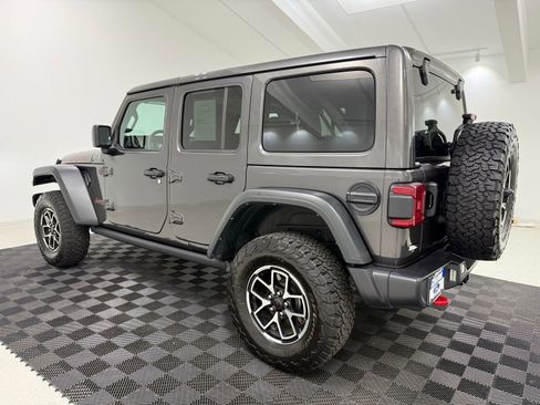 Used 2025 Jeep Wrangler Unlimited Rubicon w/ Convenience Group AWD/4WD image 4