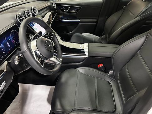 Certified 2025 Mercedes-Benz GLC 300 4MATIC image 8