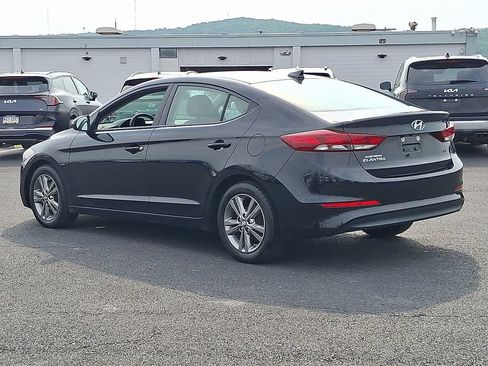 Used 2017 Hyundai Elantra SE w/ SE A/T Tech Package 03 FWD image 4