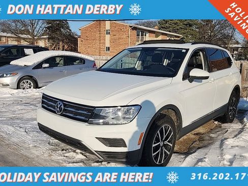 Used 2021 Volkswagen Tiguan SE image 1