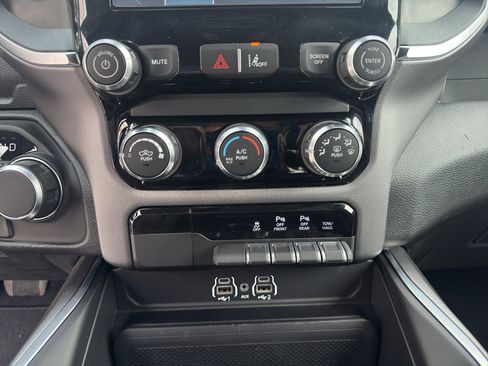 New 2026 RAM 1500 Express AWD/4WD image 14