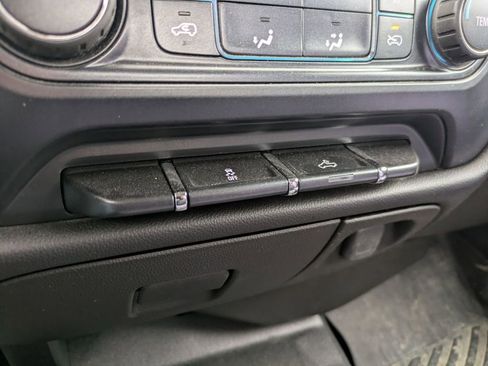 Used 2017 Chevrolet Silverado 1500 W/T image 33