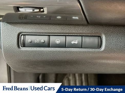 Used 2022 Nissan Pathfinder SL AWD/4WD image 15