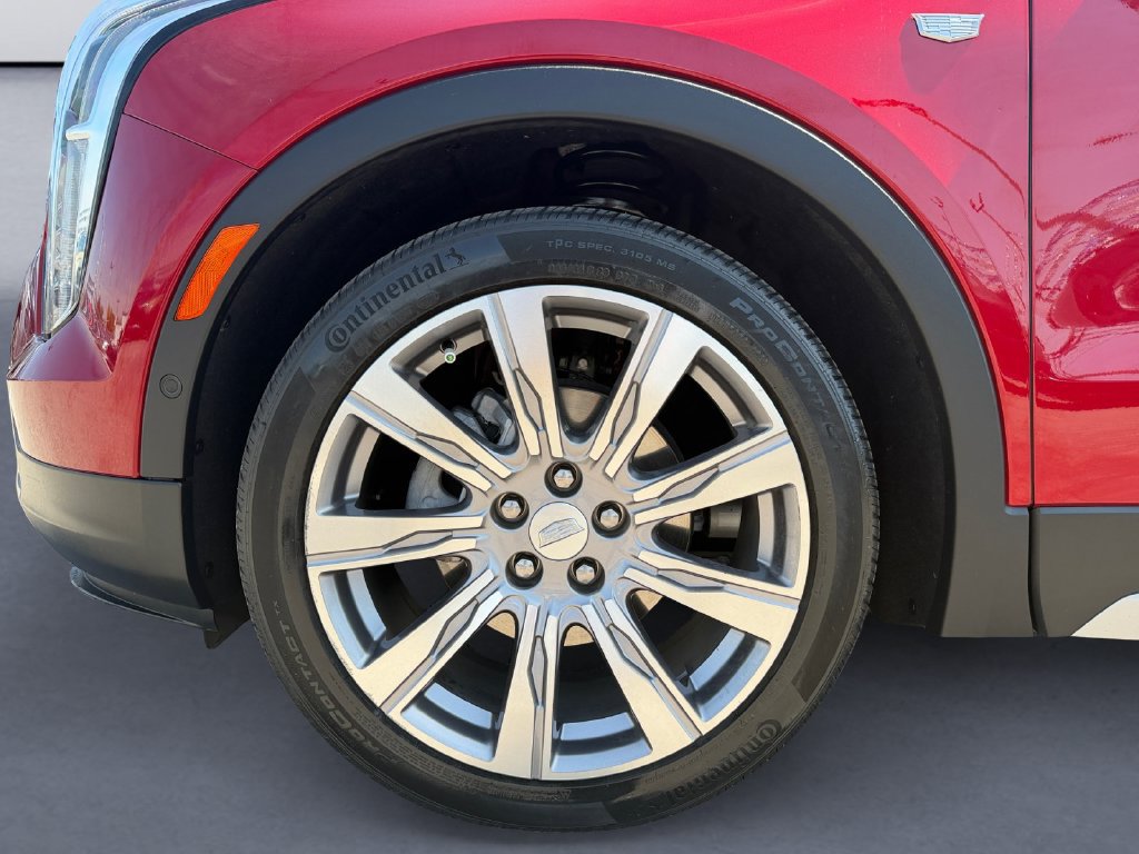 Used 2023 Cadillac XT4 Premium Luxury w/ Enhanced Visibility Package FWD image 9