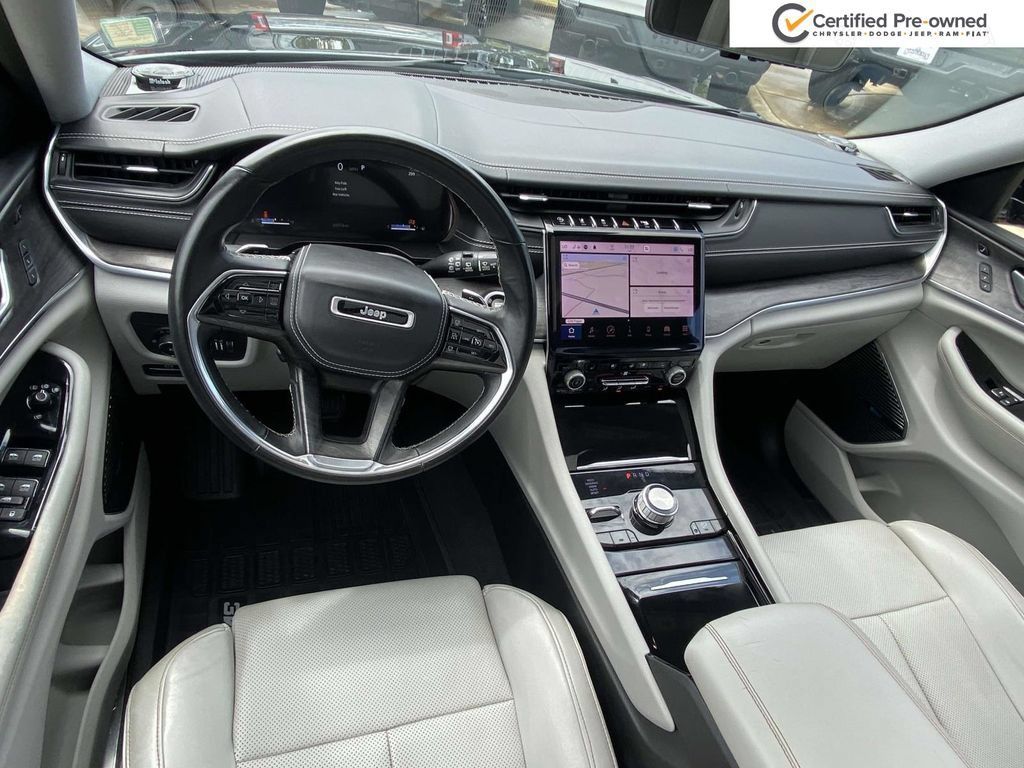 Used 2021 Jeep Grand Cherokee L Overland w/ Luxury Tech Group IV AWD/4WD image 47