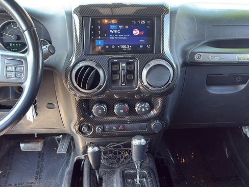 Used 2015 Jeep Wrangler Unlimited Sport w/ Quick Order Package 24S AWD/4WD image 12