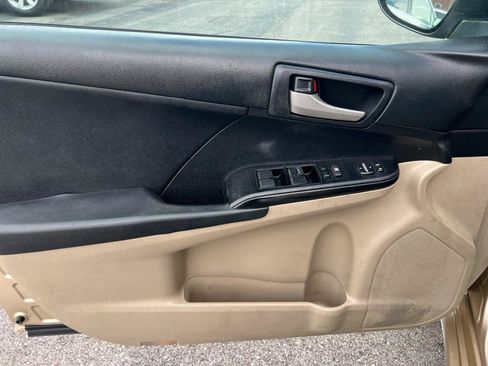 Used 2012 Toyota Camry LE FWD image 11