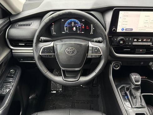 Certified 2025 Toyota Grand Highlander AWD image 14