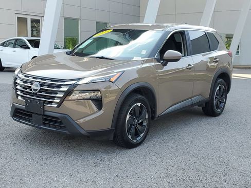 Certified 2025 Nissan Rogue SV AWD/4WD image 2