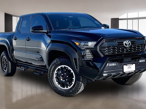 Used 2024 Toyota Tacoma TRD Off-Road w/ TRD Off Road Premium Package AWD/4WD image 3