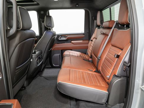 Used 2025 GMC Sierra 2500 Denali Ultimate image 38