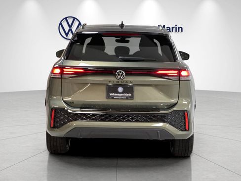 New 2026 Volkswagen Tiguan SE R-Line AWD/4WD image 4