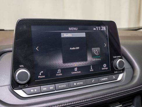 Used 2023 Nissan Rogue SV image 12