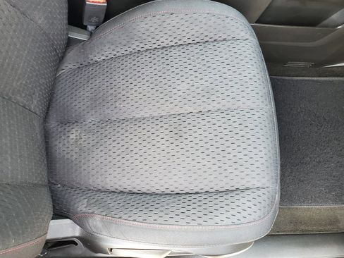 Used 2013 Chevrolet Equinox LS image 36