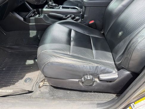 Used 2019 Toyota Tacoma TRD Off-Road AWD/4WD image 25