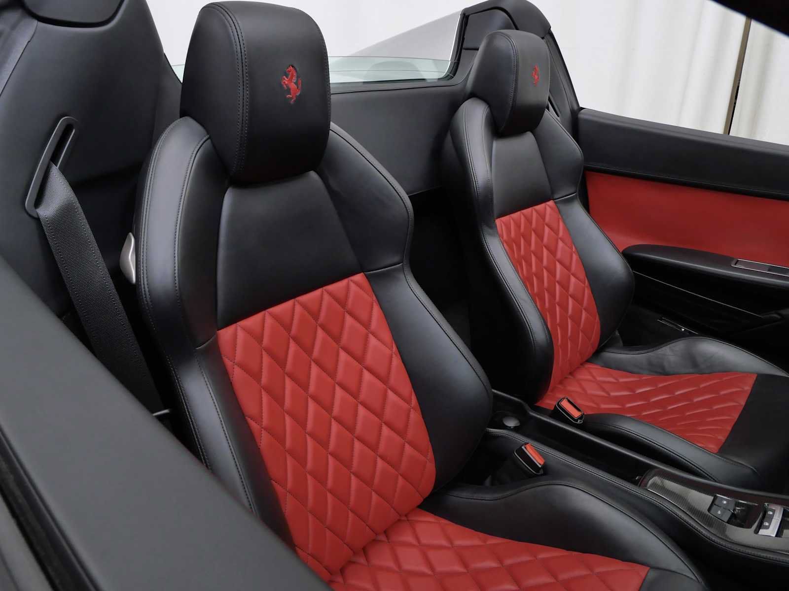 Certified 2013 Ferrari 458 Spider RWD image 11