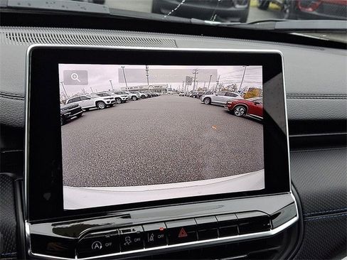 New 2026 Jeep Compass Latitude image 12