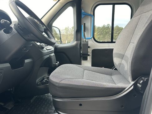 Used 2024 RAM ProMaster 3500 w/ Delivery Van Package image 12