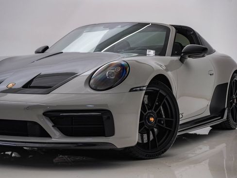 Used 2023 Porsche 911 Targa 4 GTS AWD/4WD image 2