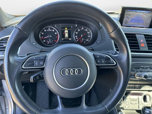 Used 2018 Audi Q3 2.0T Premium Plus w/ Premium Plus Package AWD/4WD image 10