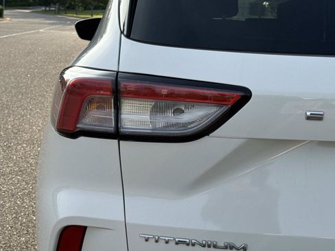 Certified 2021 Ford Escape Titanium w/ Titanium Elite Package image 8